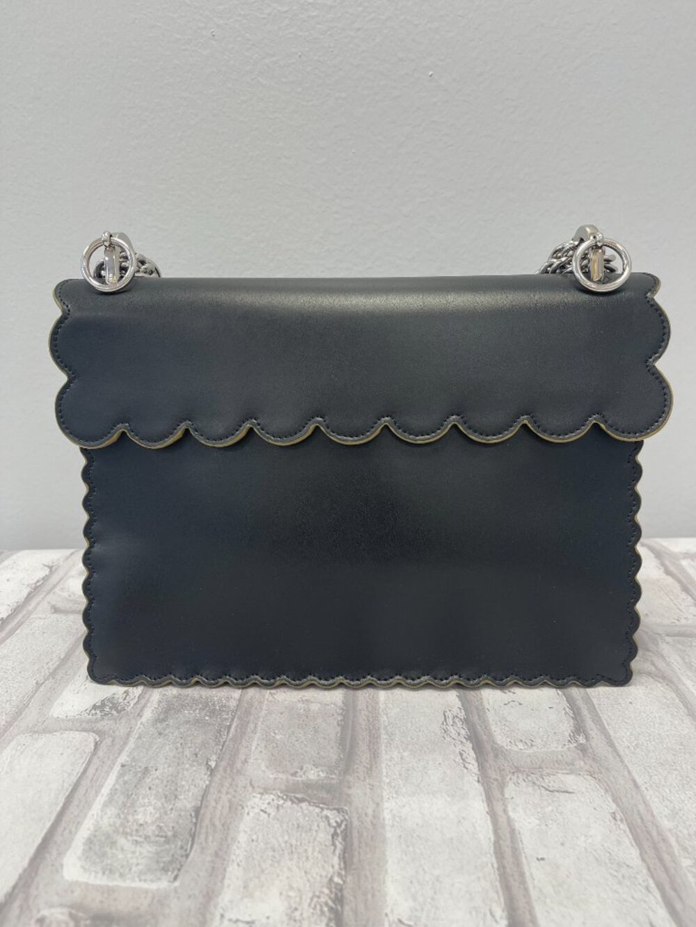Fendi Kan I Medium Shoulder Bag in Black - Preowned - Picture 2 of 13
